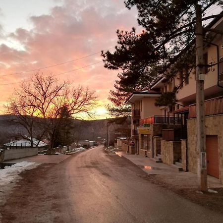 Hotel Black Stork Nisovo Екстер'єр фото