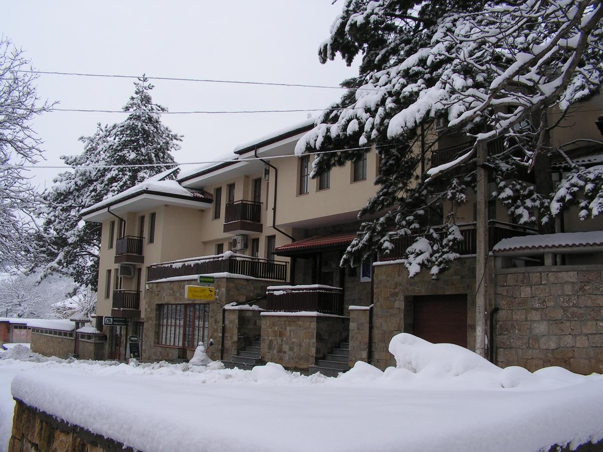 Hotel Black Stork Nisovo Екстер'єр фото