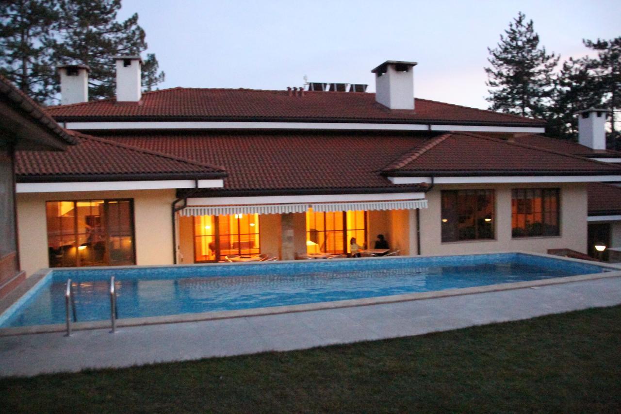 Hotel Black Stork Nisovo Екстер'єр фото