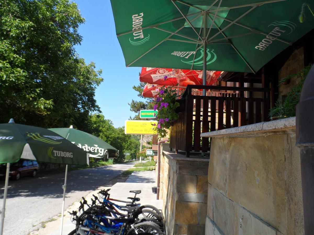 Hotel Black Stork Nisovo Екстер'єр фото