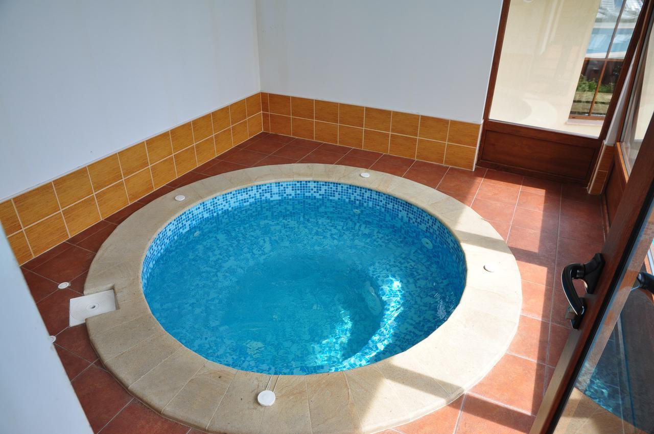 Hotel Black Stork Nisovo Екстер'єр фото