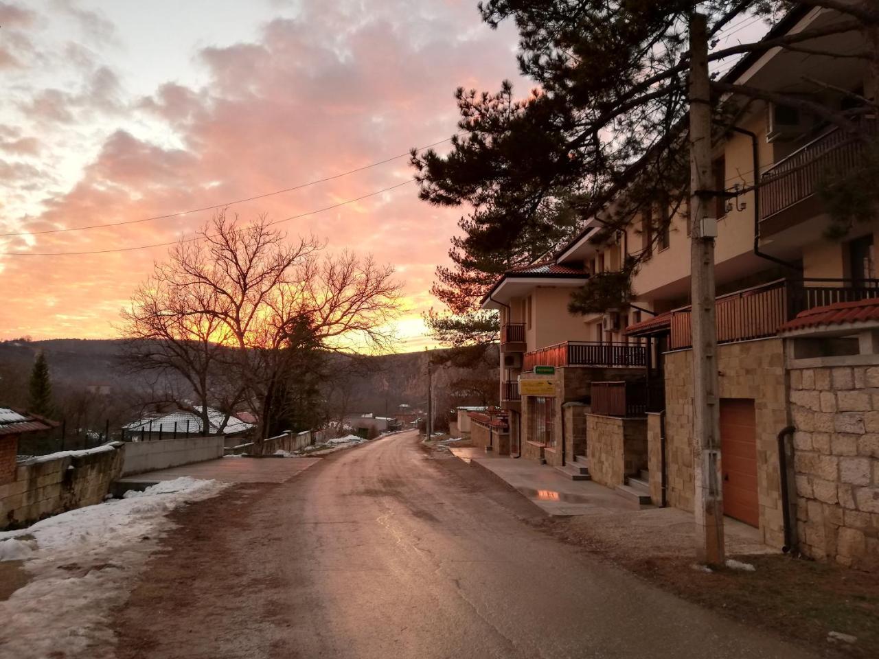 Hotel Black Stork Nisovo Екстер'єр фото